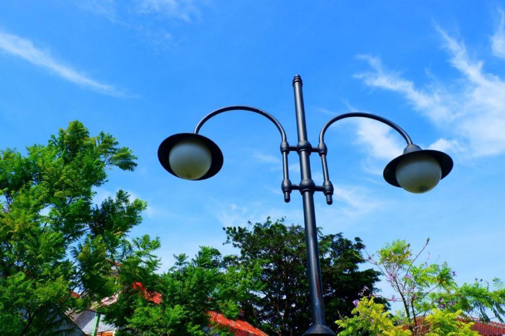 Arch Hotel Bogor Exterior foto