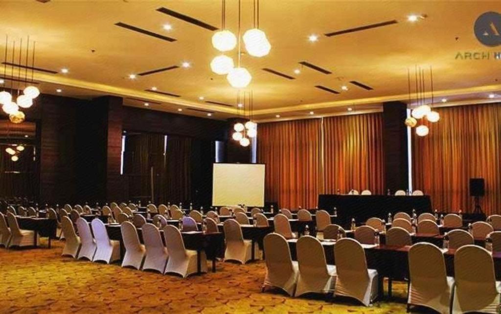 Arch Hotel Bogor Exterior foto